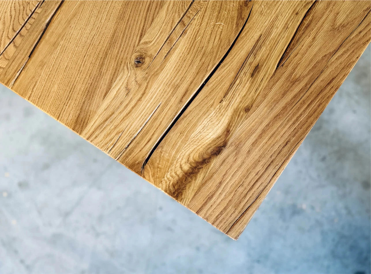 Almunecar Essence Table - Sleek Contemporary Tablepiece