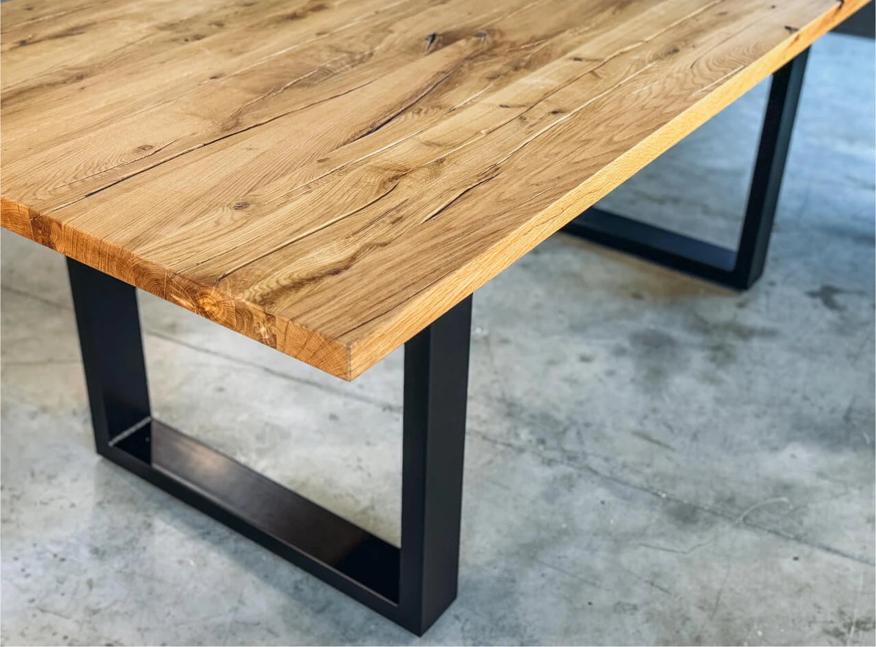 Almunecar Essence Table - Sleek Contemporary Tablepiece