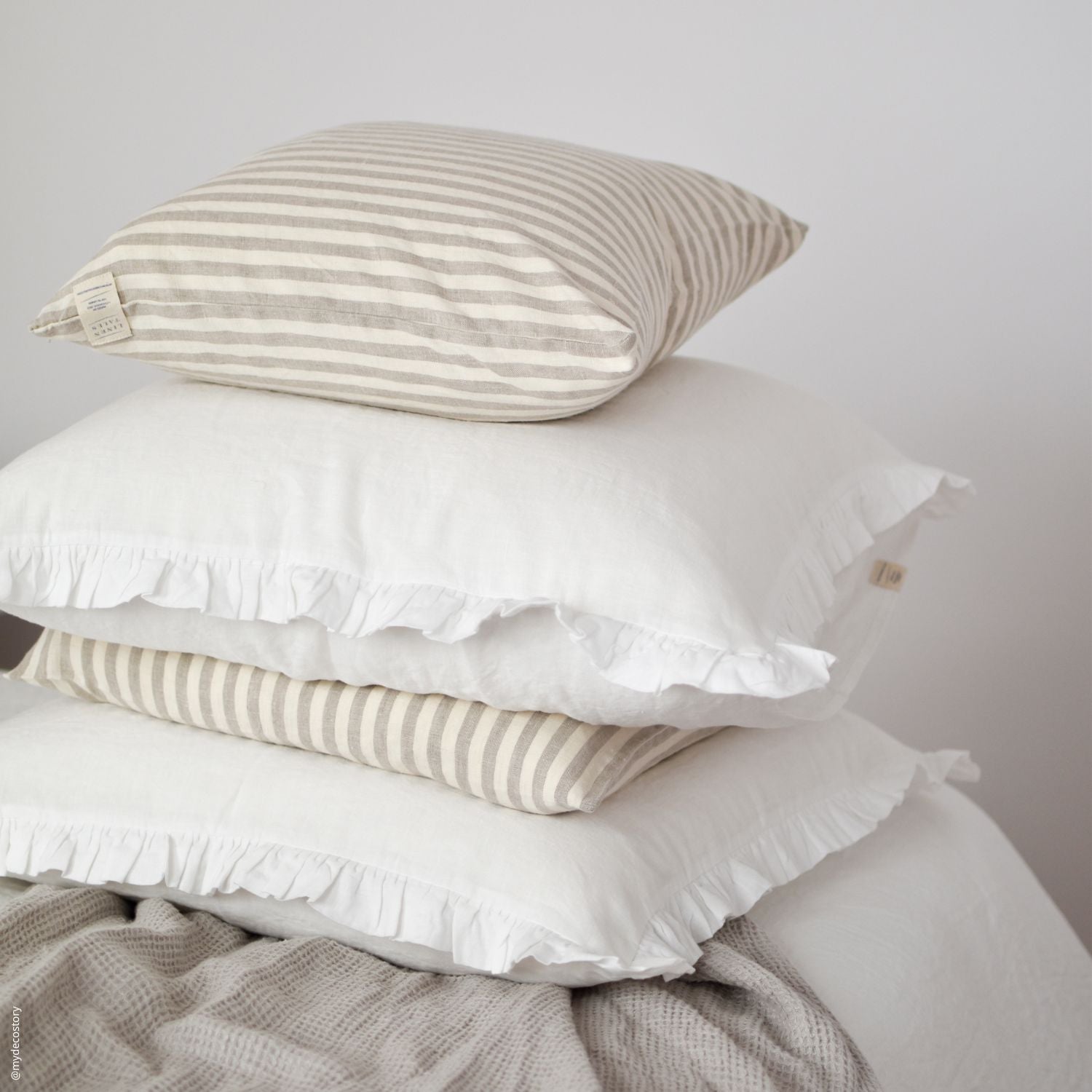 Calvia Cozy Linen Frill - Handmade Linen Pillowcase