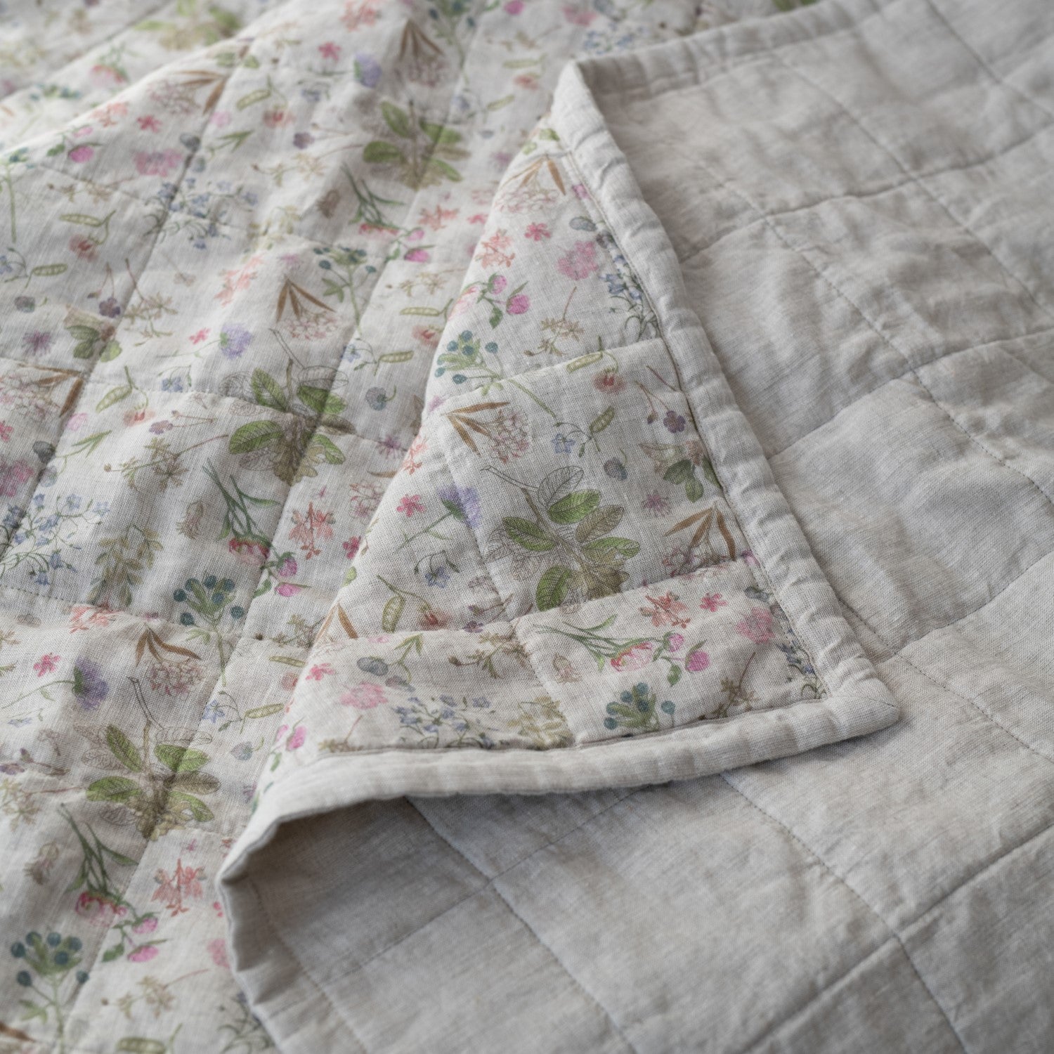 Majadahonda Bliss Linen Comforter - European Flax Quilted Blanket