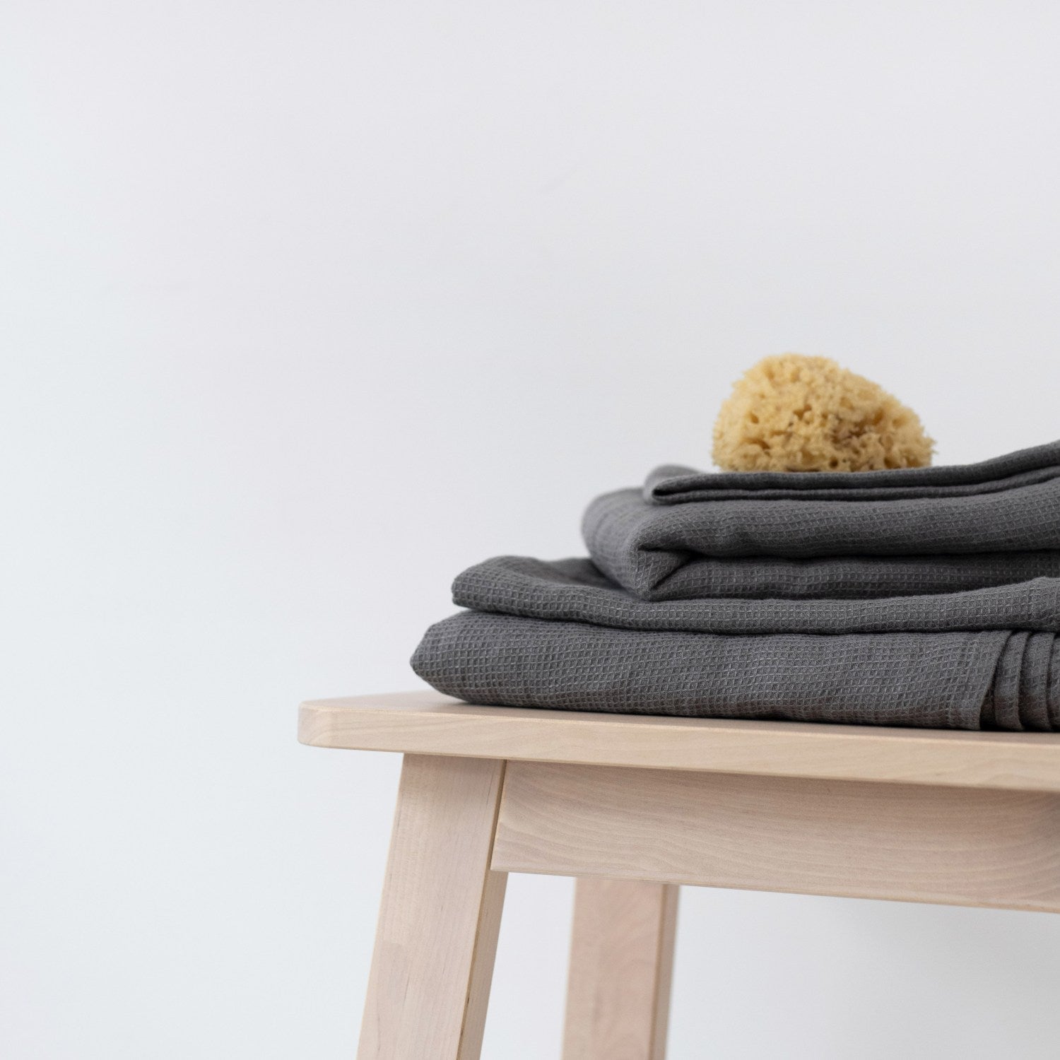Badalona Bliss Linen Ensemble - Fine Waffle Bath Towels