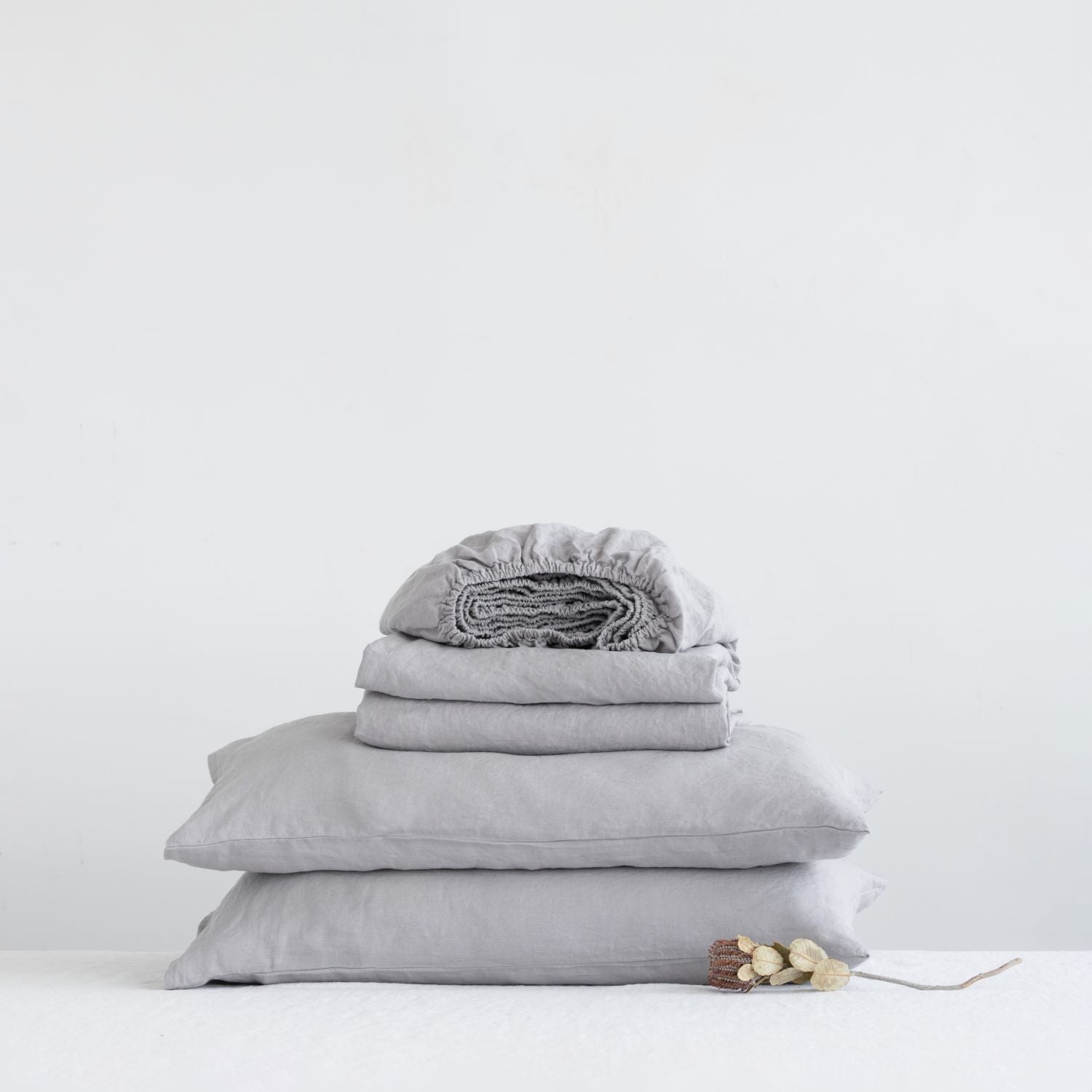 Manresa Dream Linen Ensemble - Sustainable Sleep Comfort Set