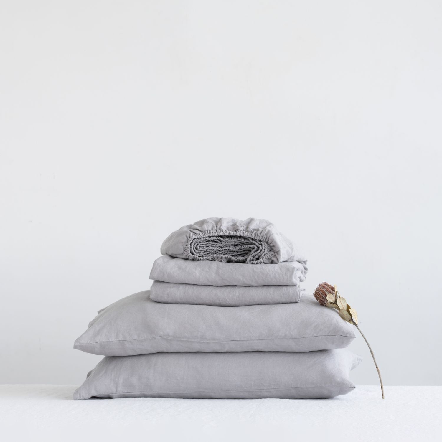 Manresa Dream Linen Ensemble - Sustainable Sleep Comfort Set
