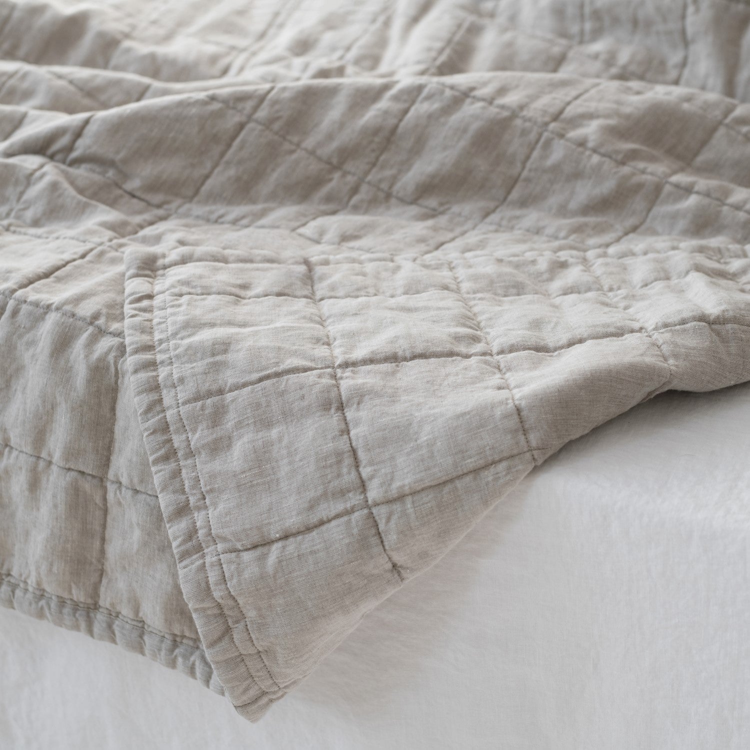 Avila Linen Comfort Quilt - Year-Round Linen Blanket