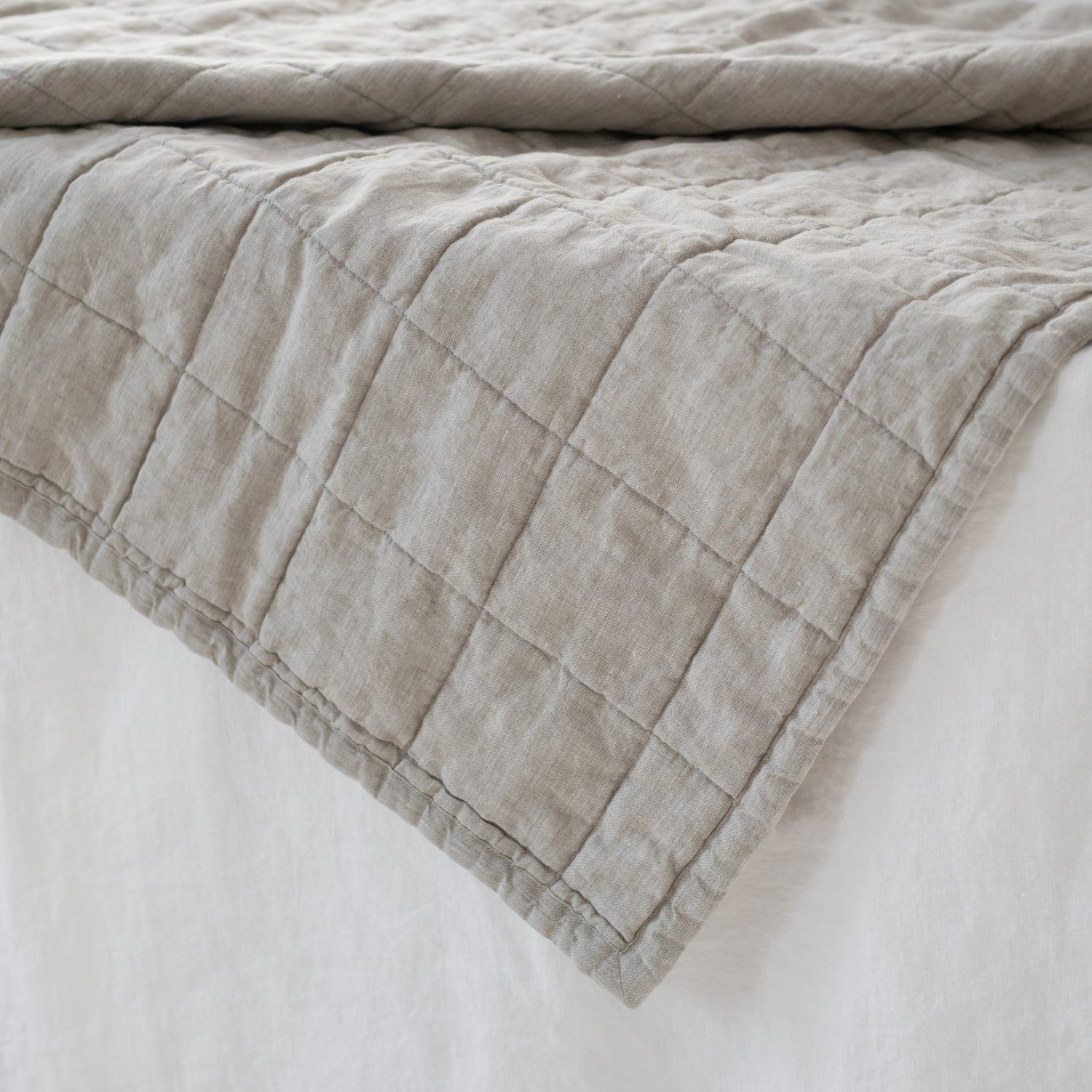 Avila Linen Comfort Quilt - Year-Round Linen Blanket