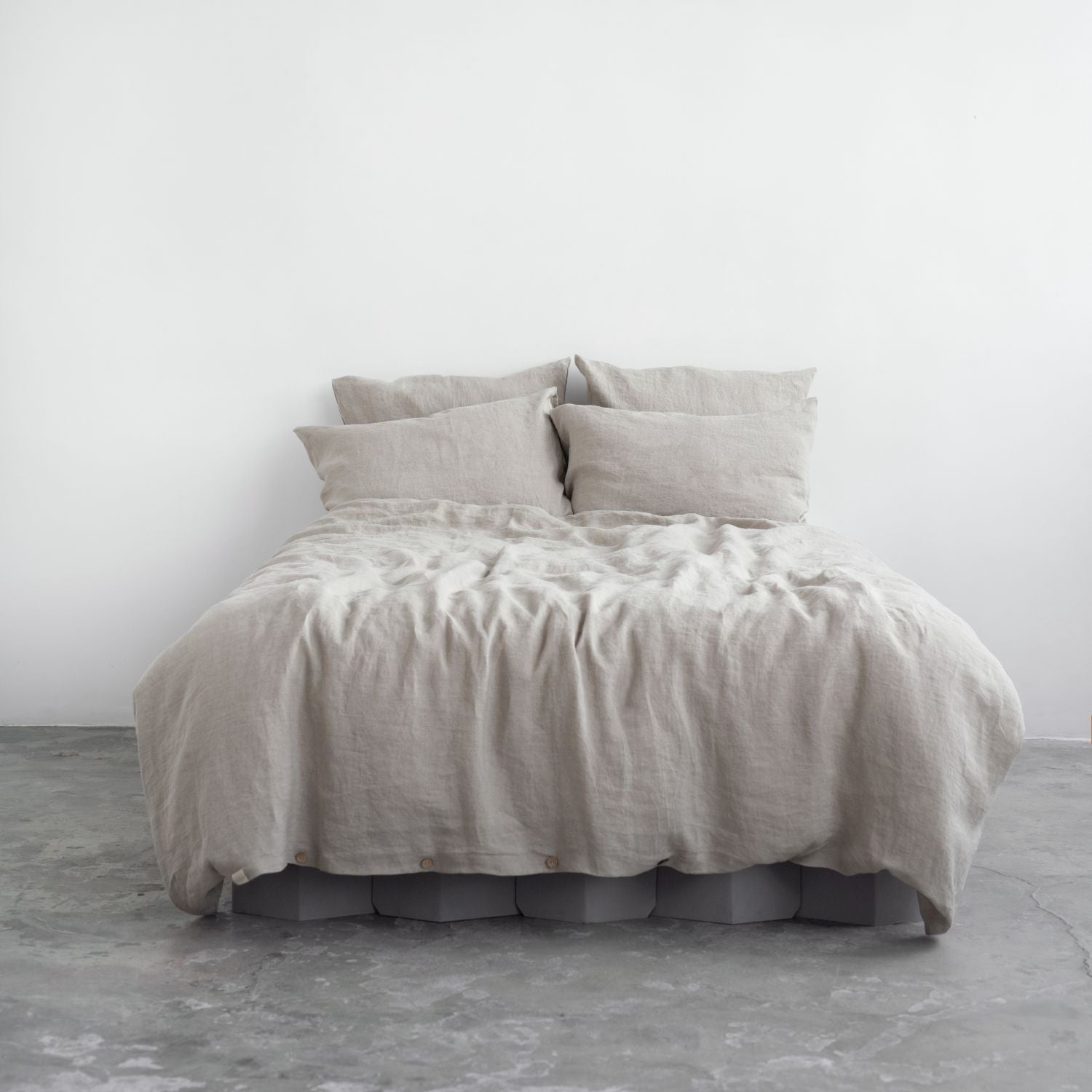 Ainsa Bliss Linen Ensemble - Sustainable Sleep Comfort Set