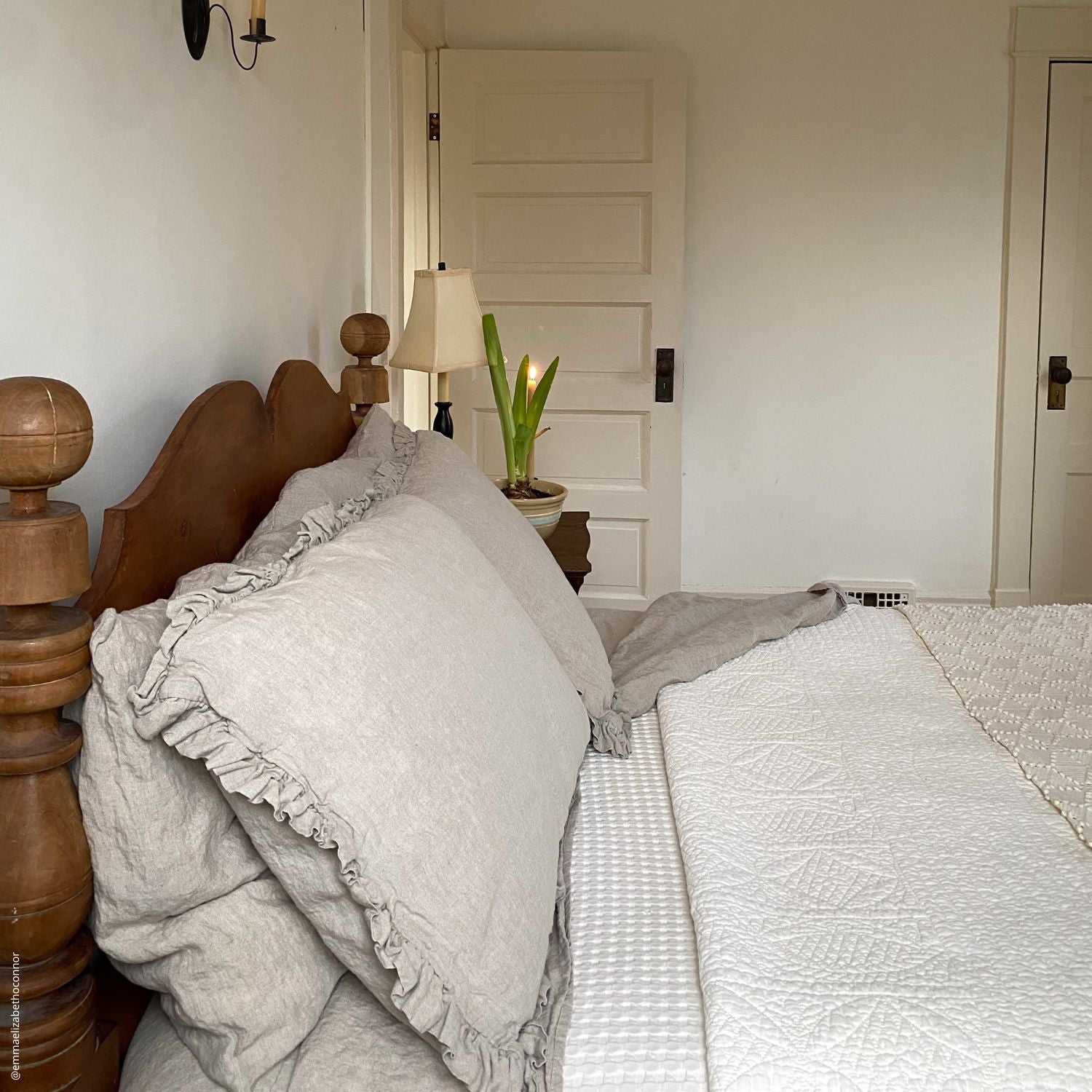 Consuegra Breeze Linen Pillowcase - Romantic Frill-Trimmed Pillow Sham