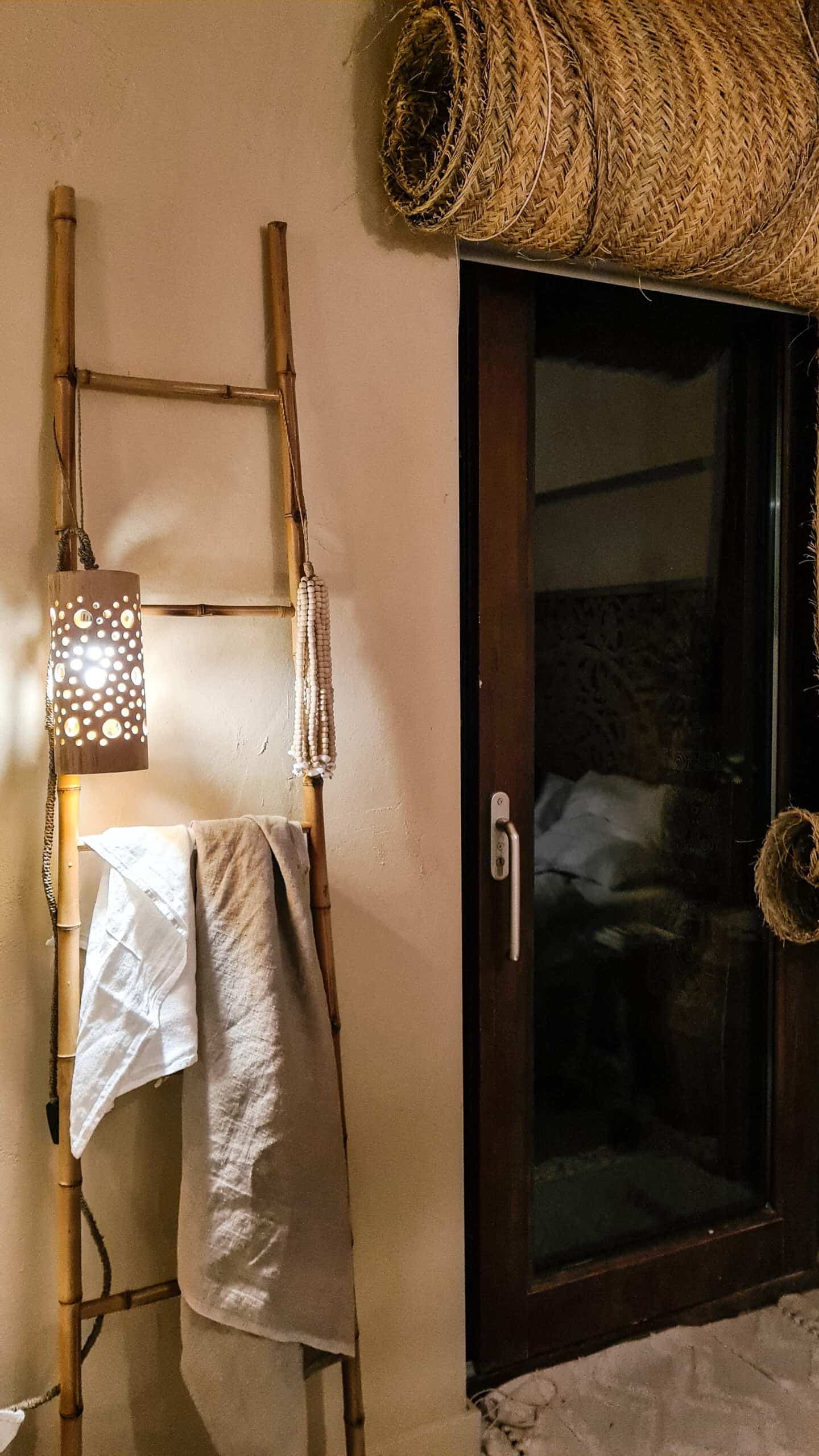 La Laguna Bamboo Tube Lamp - Stylish Natural Lighting