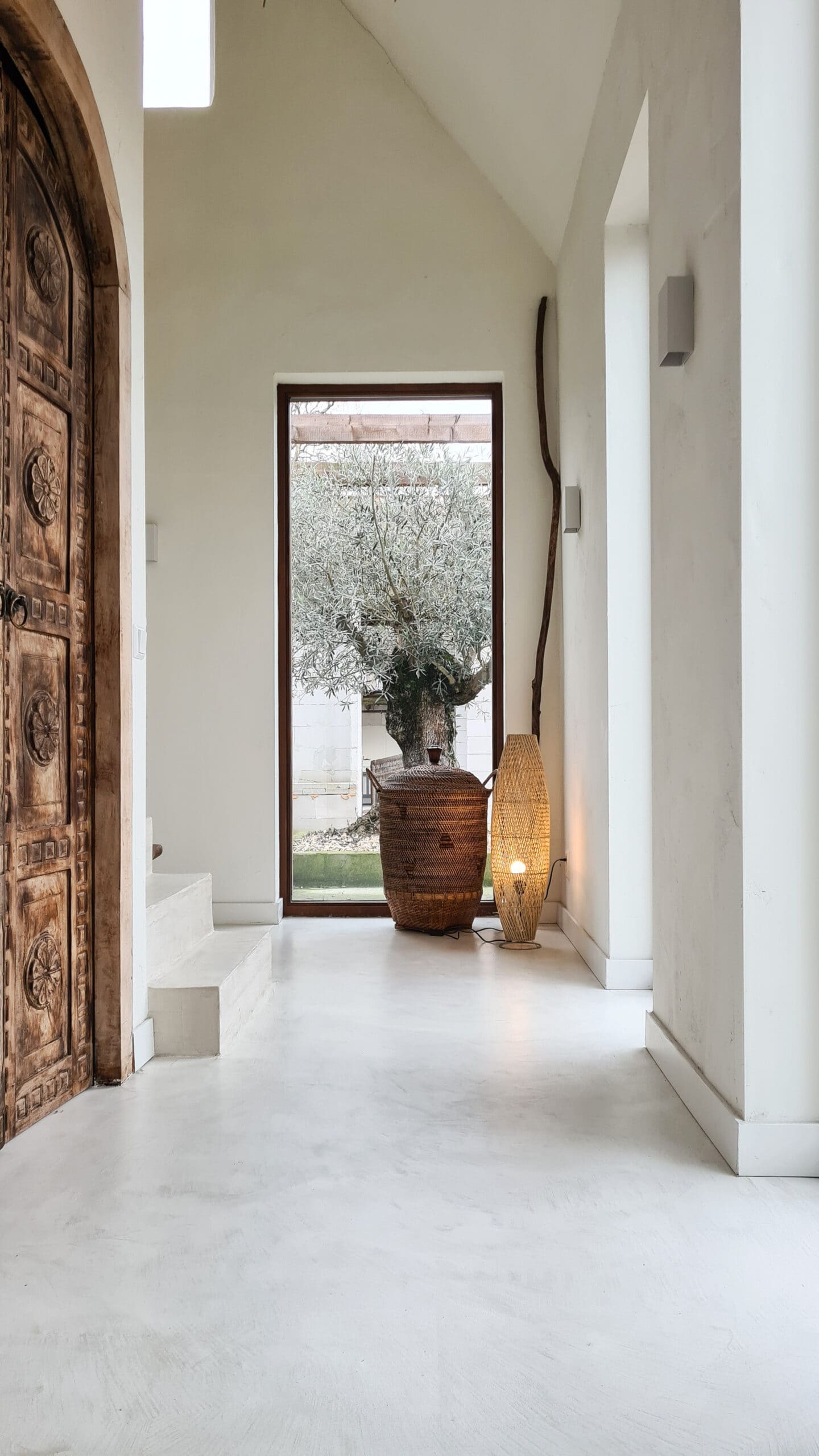 Las Salinas Open Wicker Lamp - Elegant Lighting Solution