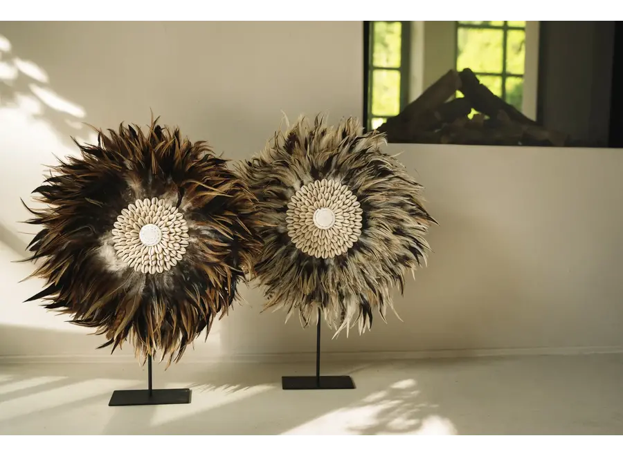 Cazorla Bohemian Display - Feather & Shell Decor