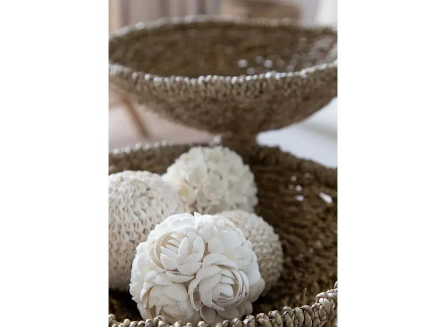 Alhambra Blossom String-Ball - Handcrafted Decorative Shell Balls