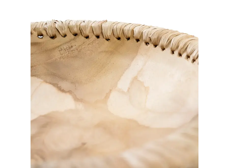 Besalú like me - wooden bow