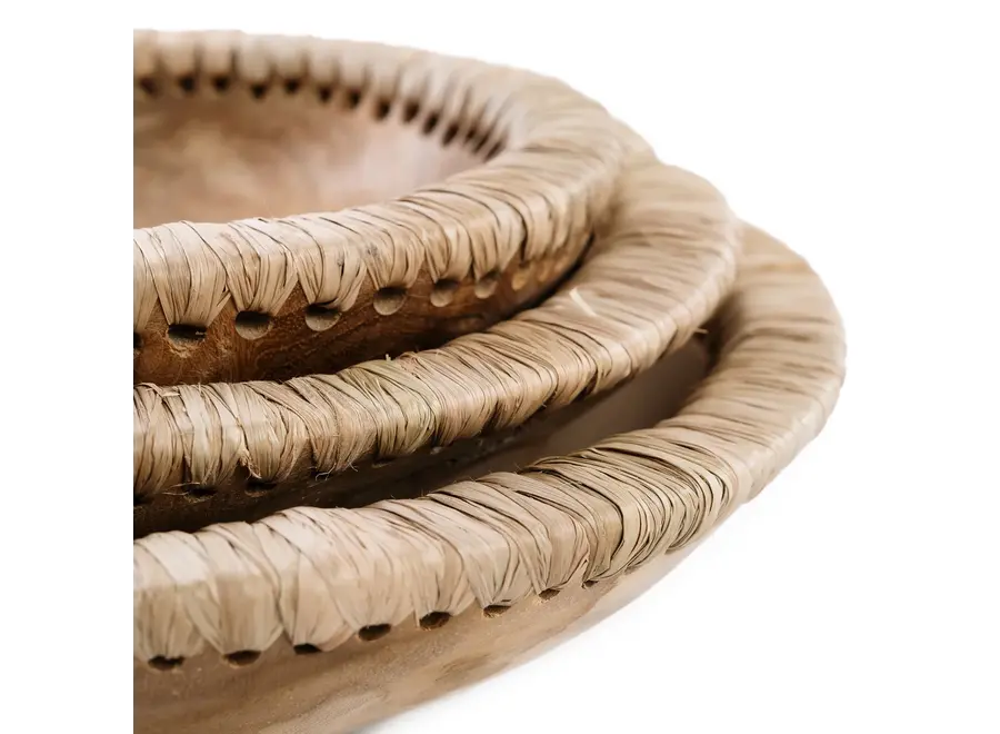 Besalú like me - wooden bow