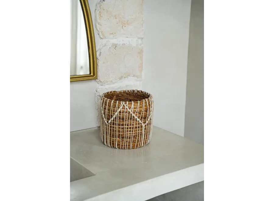 Mallorca Macra-Mazing Holder - Banana Leaf Basket