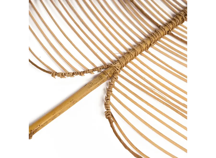 Zahara de la Sierra Leaf Display - Rattan Deco Piece