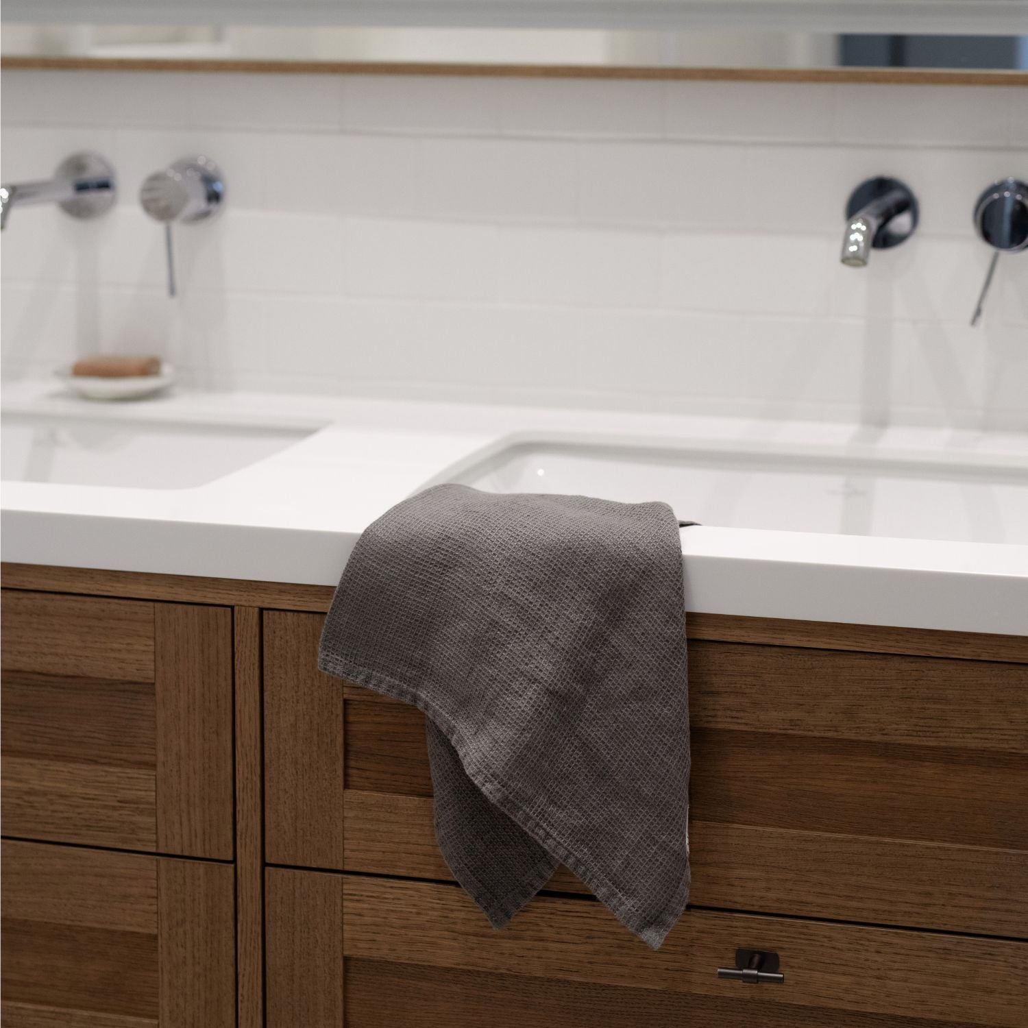 Badalona Bliss Linen Ensemble - Fine Waffle Bath Towels