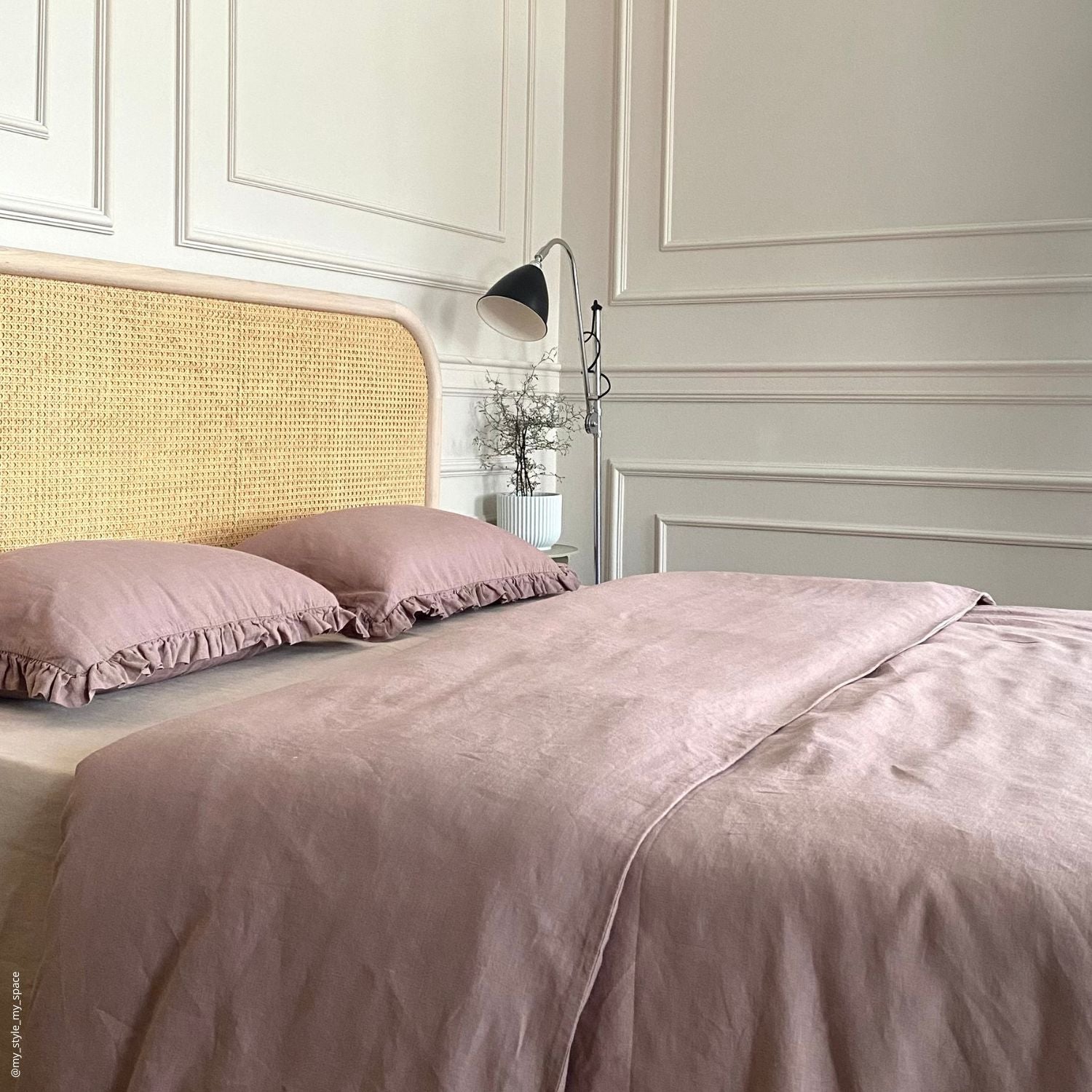 Adeje Linen Frill Dream - Romantic Linen Pillowcase with Frills