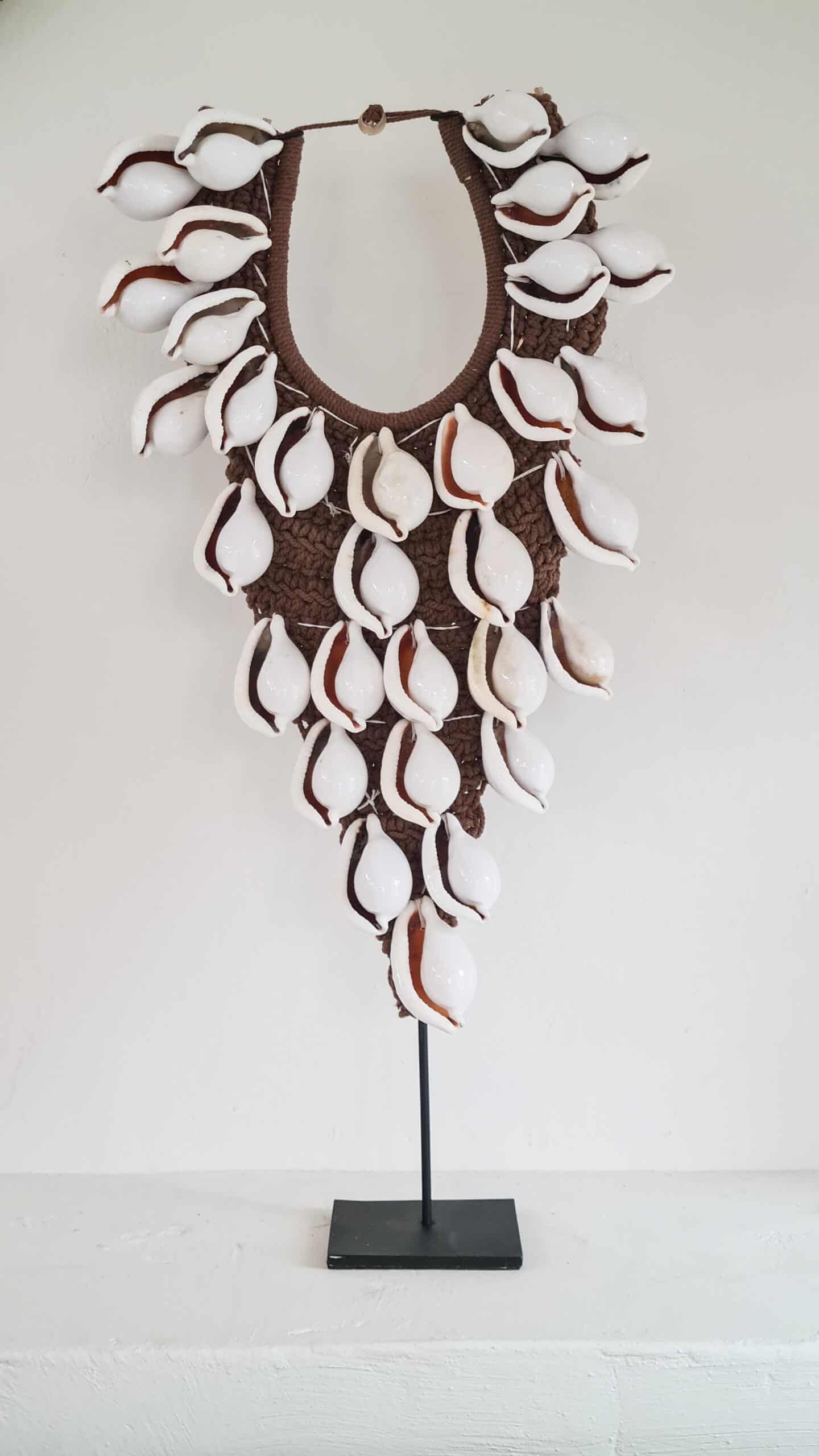Algorta Shell Necklace Display - Tribal Elegance Display